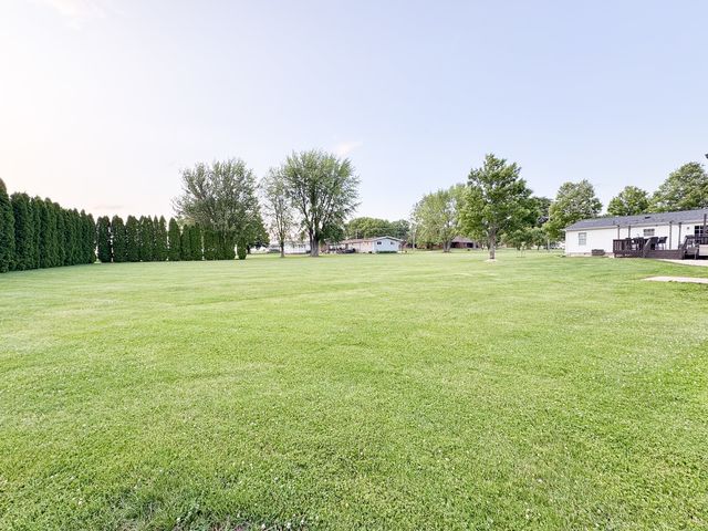 1735 Nachusa Road, Dixon, IL 61021