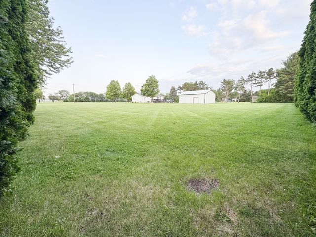 1735 Nachusa Road, Dixon, IL 61021