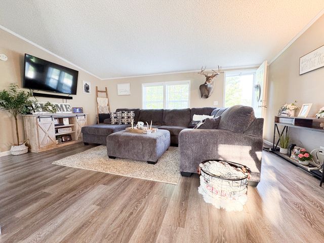 1735 Nachusa Road, Dixon, IL 61021