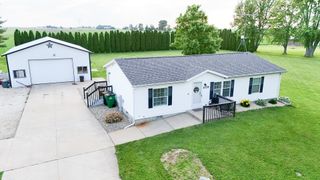 1735 Nachusa Road, Dixon, IL 61021