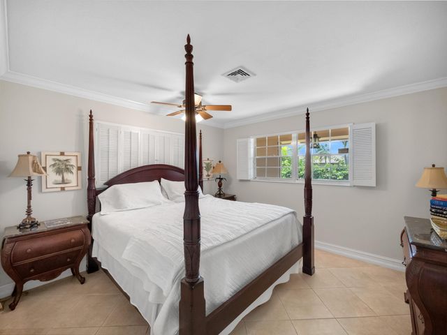 133 Clubhouse Boulevard, Atlantis, FL 33462