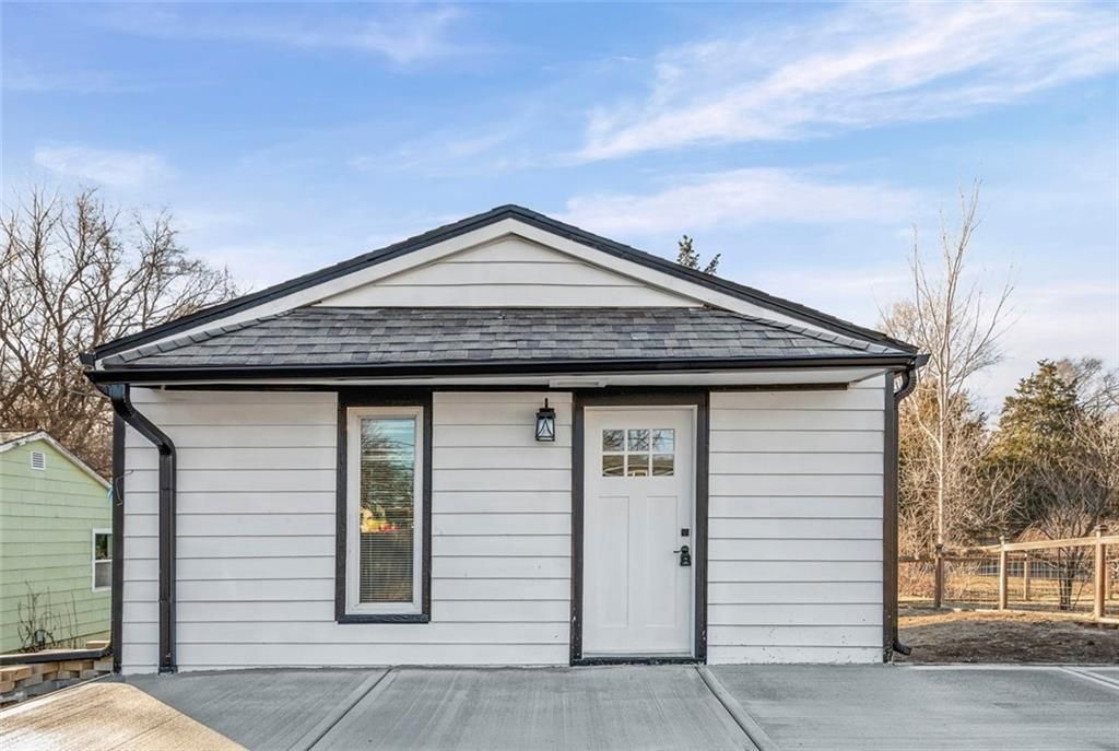 1128 Quincy Street, Leavenworth, KS 66048