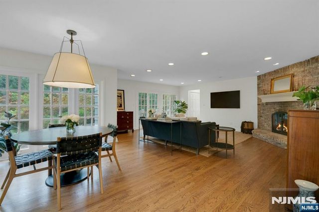 39 Wyncote Road, Ho-ho-kus, NJ 07423