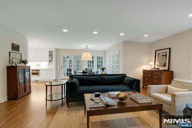 39 Wyncote Road, Ho-ho-kus, NJ 07423