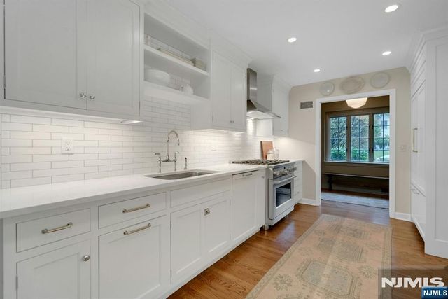 39 Wyncote Road, Ho-ho-kus, NJ 07423