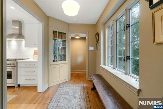 39 Wyncote Road, Ho-ho-kus, NJ 07423