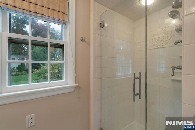 39 Wyncote Road, Ho-ho-kus, NJ 07423