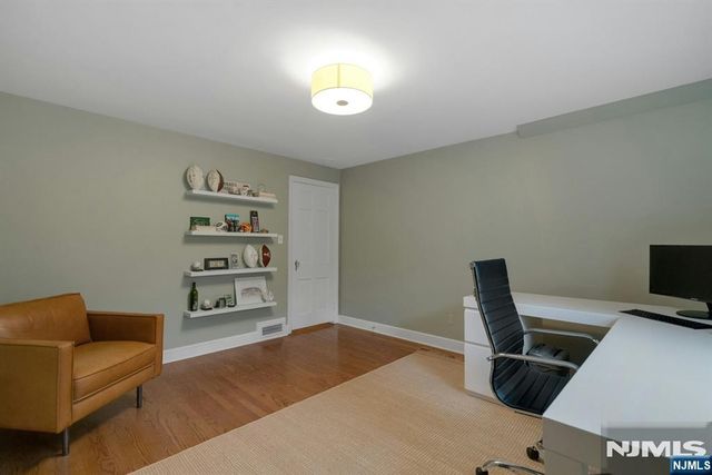 39 Wyncote Road, Ho-ho-kus, NJ 07423