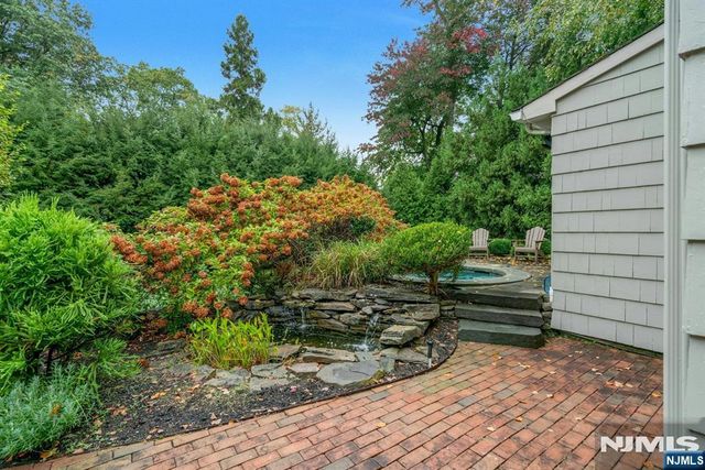 39 Wyncote Road, Ho-ho-kus, NJ 07423