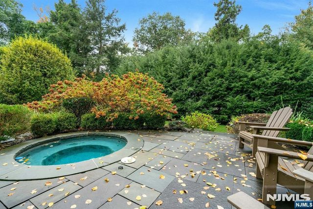 39 Wyncote Road, Ho-ho-kus, NJ 07423
