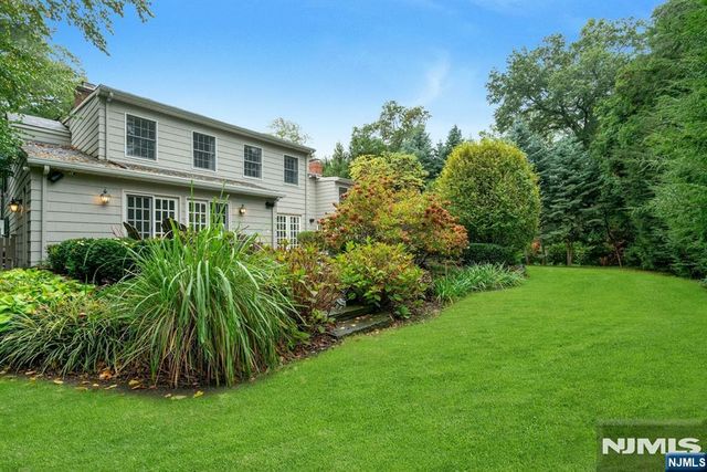 39 Wyncote Road, Ho-ho-kus, NJ 07423