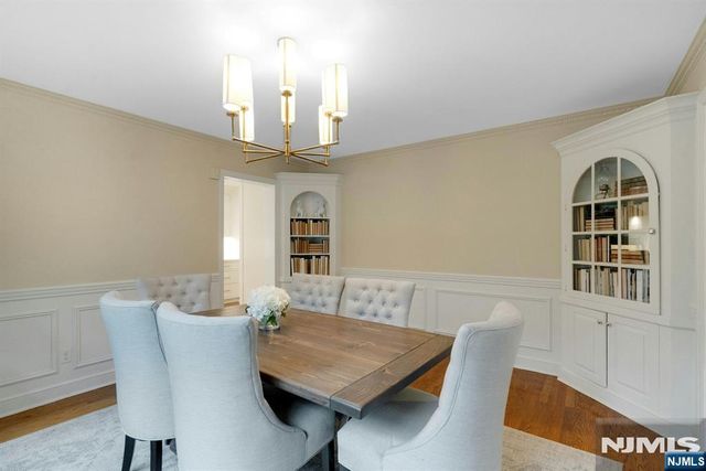 39 Wyncote Road, Ho-ho-kus, NJ 07423