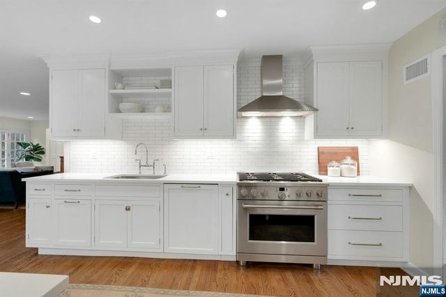 39 Wyncote Road, Ho-ho-kus, NJ 07423