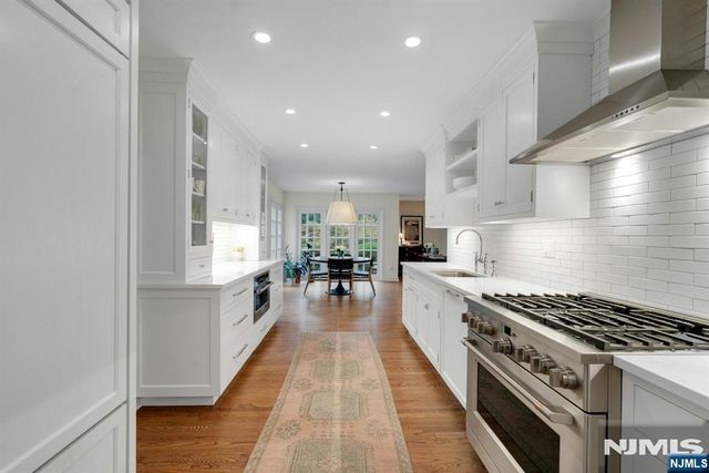 39 Wyncote Road, Ho-ho-kus, NJ 07423