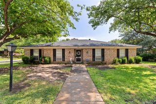 7251 Valley Dale Court, Benbrook, TX 76116