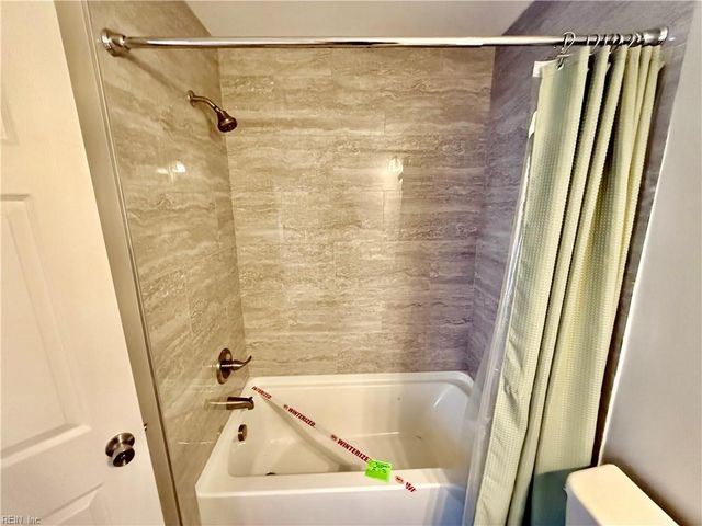 2023 Holladay ST, Portsmouth, VA 23704