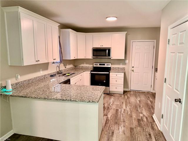 2023 Holladay ST, Portsmouth, VA 23704