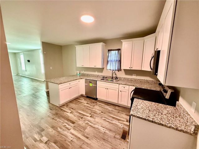 2023 Holladay ST, Portsmouth, VA 23704