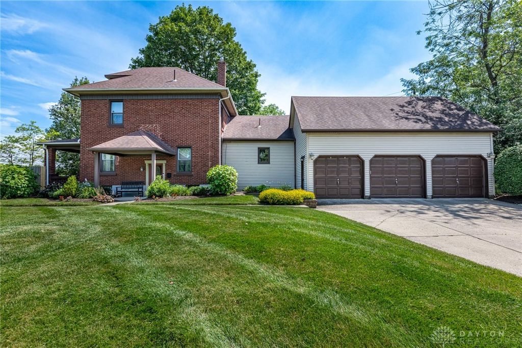 1012 Greenridge Drive, Kettering, OH 45429
