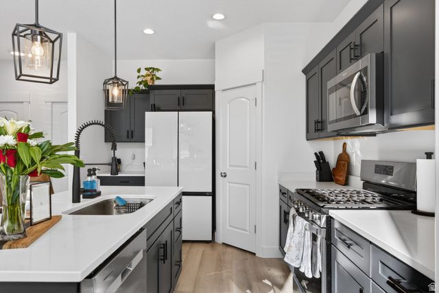 1039 N WAYNE DR, Saratoga Springs, UT 84045