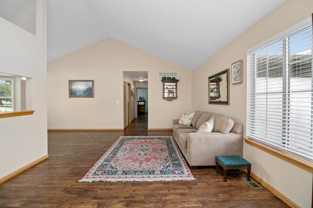 1880 Willow Circle Drive, Crest Hill, IL 60403