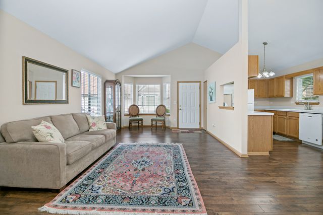 1880 Willow Circle Drive, Crest Hill, IL 60403