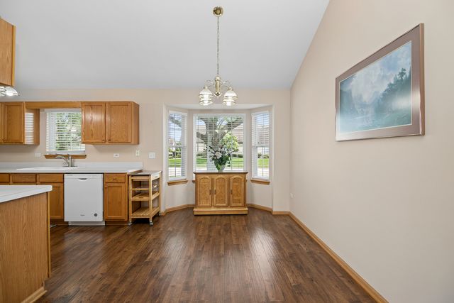 1880 Willow Circle Drive, Crest Hill, IL 60403