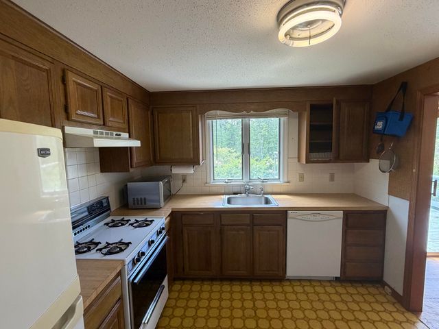 164 Eileen Street, Yarmouth Port, MA 02675