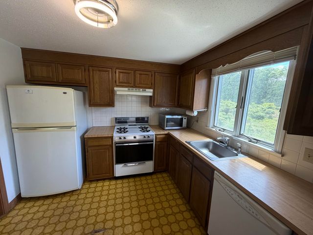 164 Eileen Street, Yarmouth Port, MA 02675