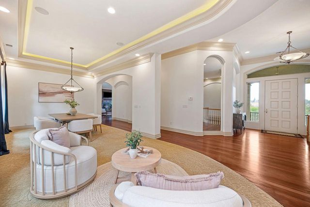 2322 Clubhouse Dr, Rocklin, CA 95765