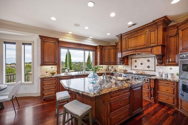 2322 Clubhouse Dr, Rocklin, CA 95765