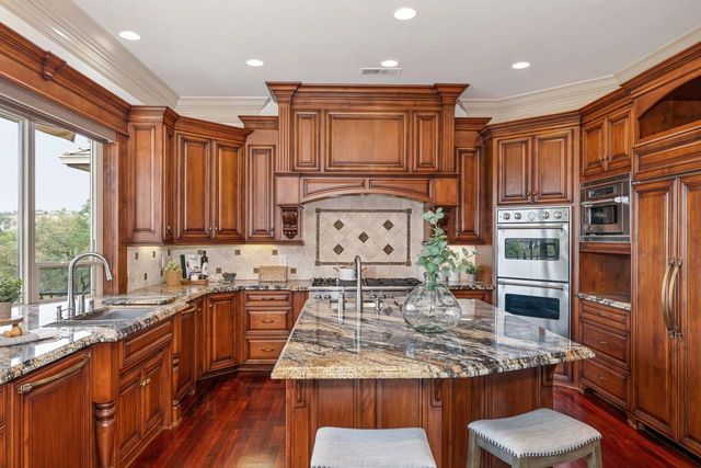 2322 Clubhouse Dr, Rocklin, CA 95765