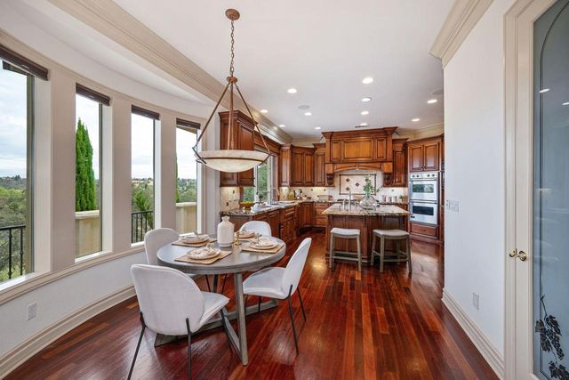 2322 Clubhouse Dr, Rocklin, CA 95765