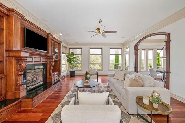 2322 Clubhouse Dr, Rocklin, CA 95765