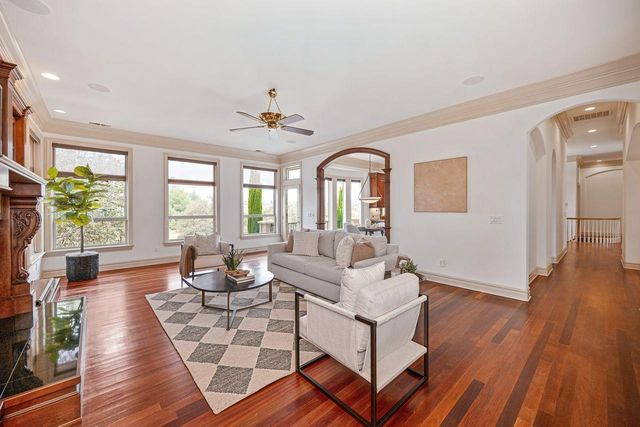 2322 Clubhouse Dr, Rocklin, CA 95765