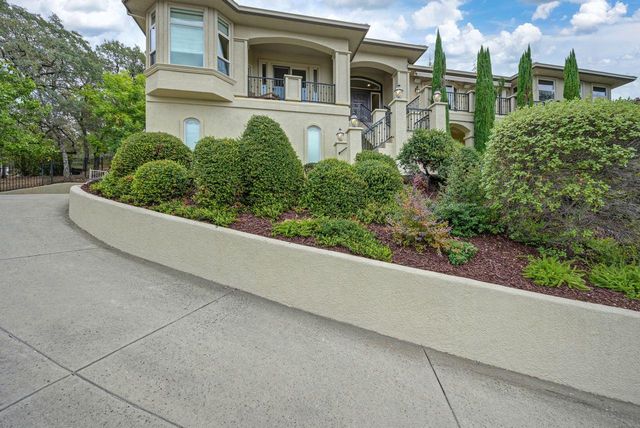 2322 Clubhouse Dr, Rocklin, CA 95765