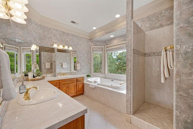 2322 Clubhouse Dr, Rocklin, CA 95765