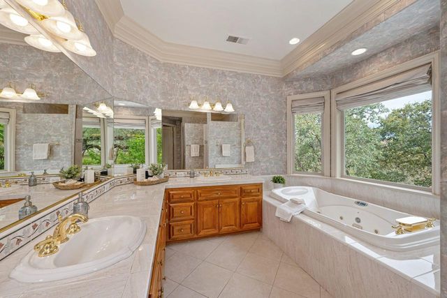 2322 Clubhouse Dr, Rocklin, CA 95765
