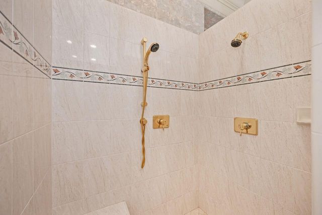 2322 Clubhouse Dr, Rocklin, CA 95765
