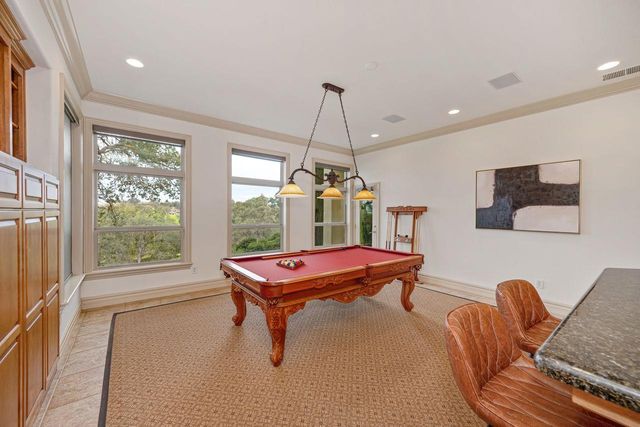 2322 Clubhouse Dr, Rocklin, CA 95765