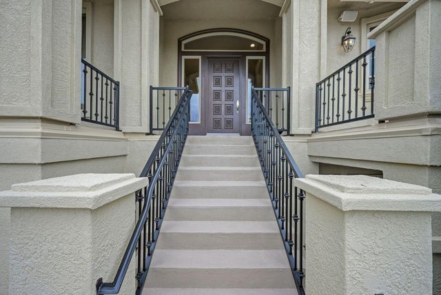 2322 Clubhouse Dr, Rocklin, CA 95765