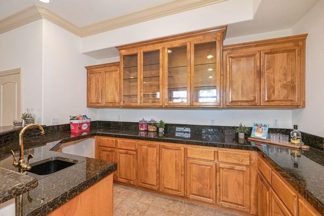 2322 Clubhouse Dr, Rocklin, CA 95765