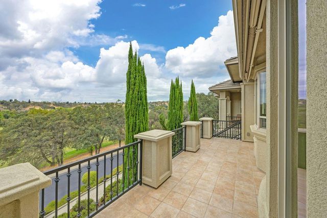 2322 Clubhouse Dr, Rocklin, CA 95765