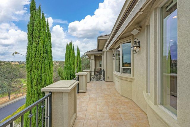 2322 Clubhouse Dr, Rocklin, CA 95765