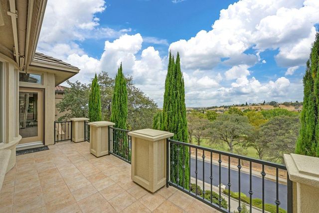 2322 Clubhouse Dr, Rocklin, CA 95765