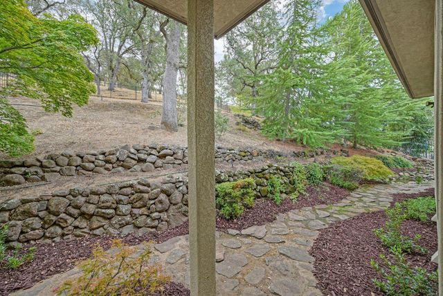 2322 Clubhouse Dr, Rocklin, CA 95765