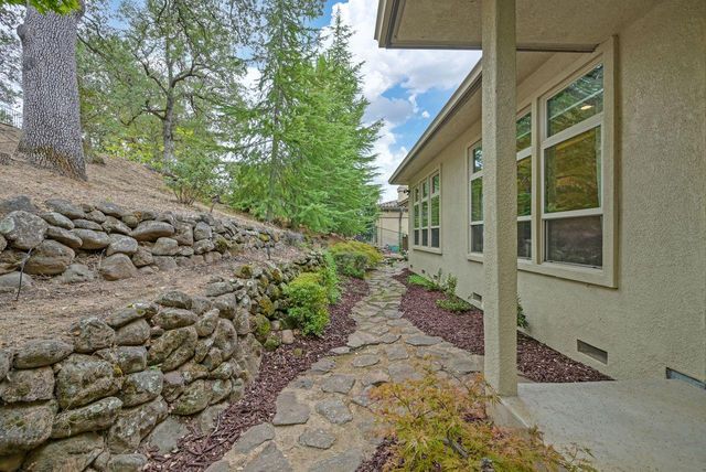 2322 Clubhouse Dr, Rocklin, CA 95765