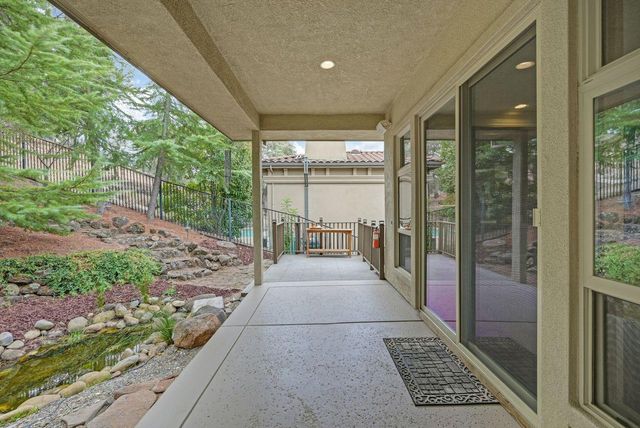 2322 Clubhouse Dr, Rocklin, CA 95765