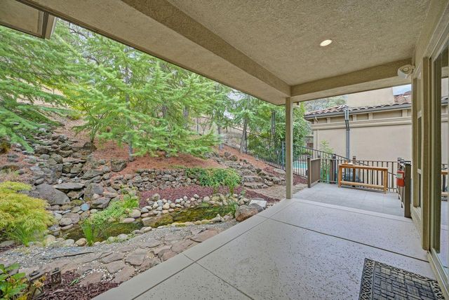 2322 Clubhouse Dr, Rocklin, CA 95765