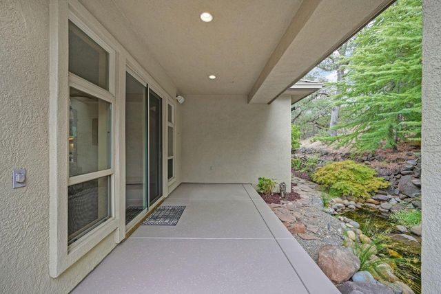 2322 Clubhouse Dr, Rocklin, CA 95765